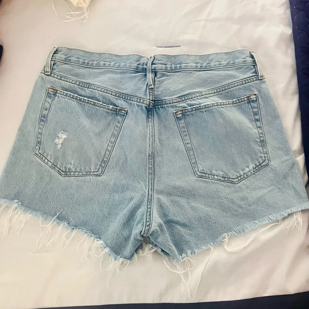 NWOT Frame Denim Le Brigette Distressed Denim Shorts - Picture 2 of 6